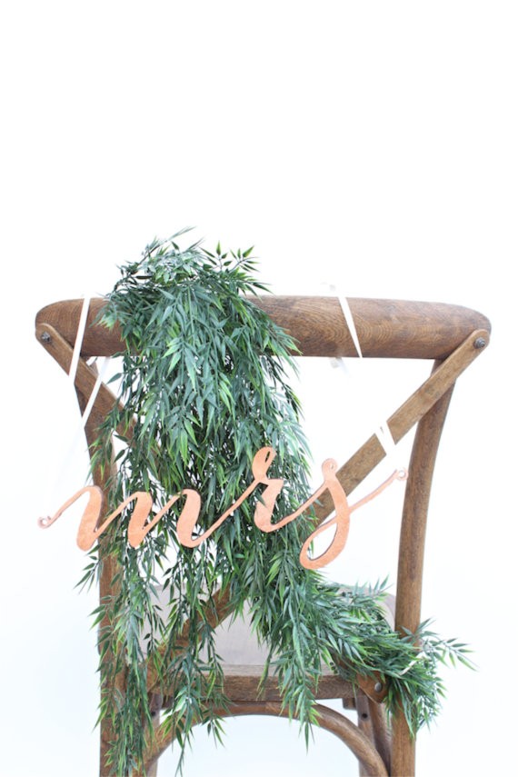 mrs chair sign | via http://emmalinebride.com/decor/bride-and-groom-chairs/