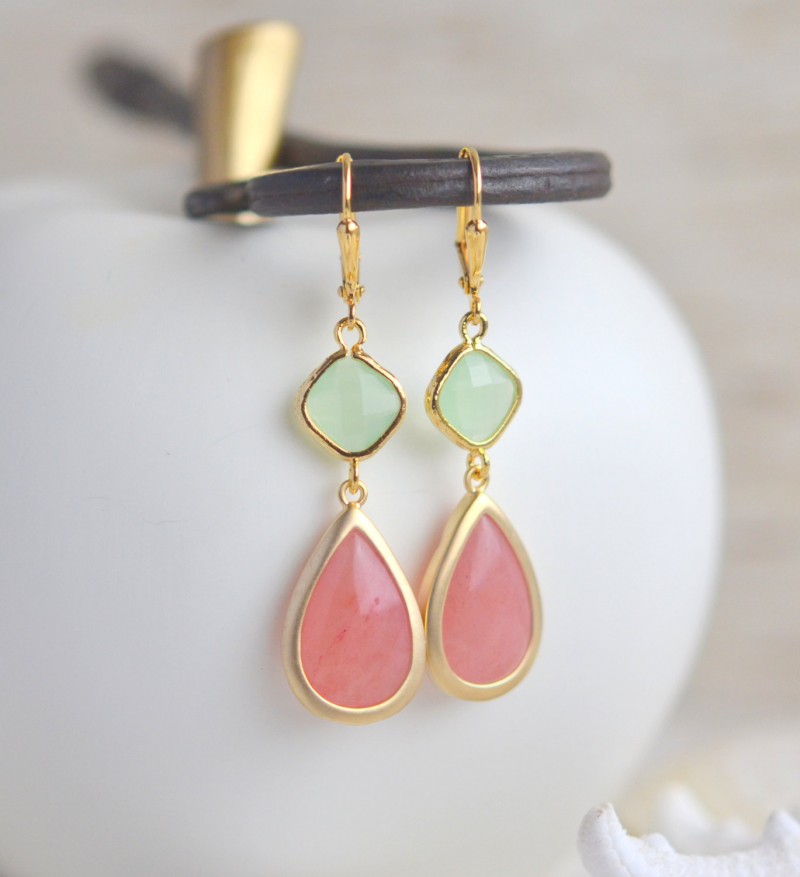 coral mint bridesmaid earrings | Coral and Mint Wedding https://emmalinebride.com/color/coral-and-mint-wedding/