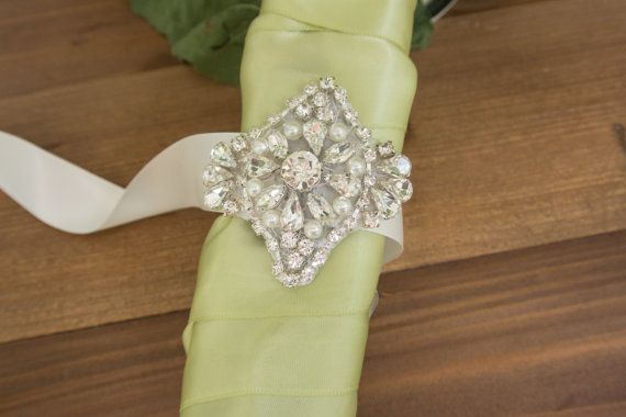 Customize your bouquet with a crystal bouquet wrap