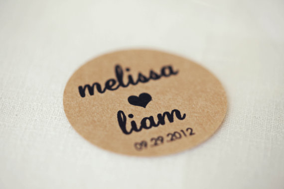 3 Easy Ways to Personalize Wedding Invitations (kraft labels: vanilla skys) via EmmalineBride.com