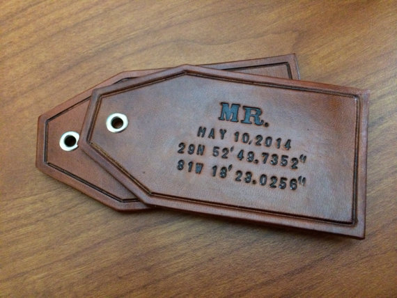 custom leather luggage tags via 27 Amazing Anniversary Gifts by Year https://emmalinebride.com/gifts/anniversary-gifts-by-year/