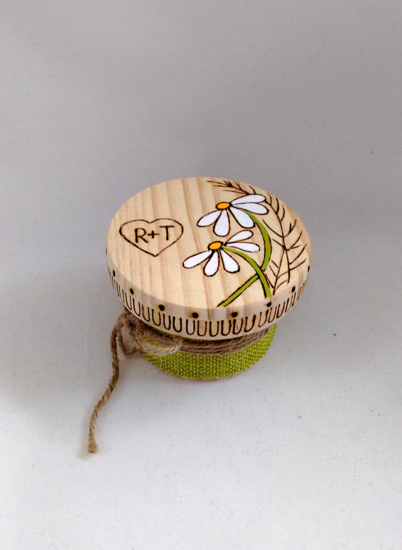 daisy ring box by himaria | daisy ideas theme weddings