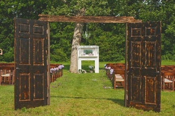 dark wood wedding ceremony backdrops with doors | via 14 Most Unique Wedding Backdrops with DoorsCeremony Backdrops Doors