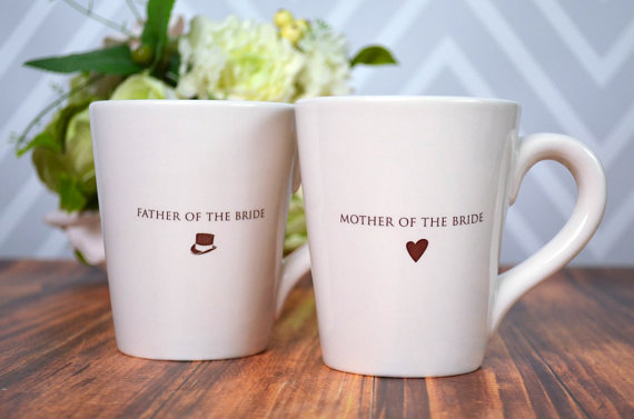 father of the bride mother of the bride mugs (via Ways to Thank Parents at Your Wedding)