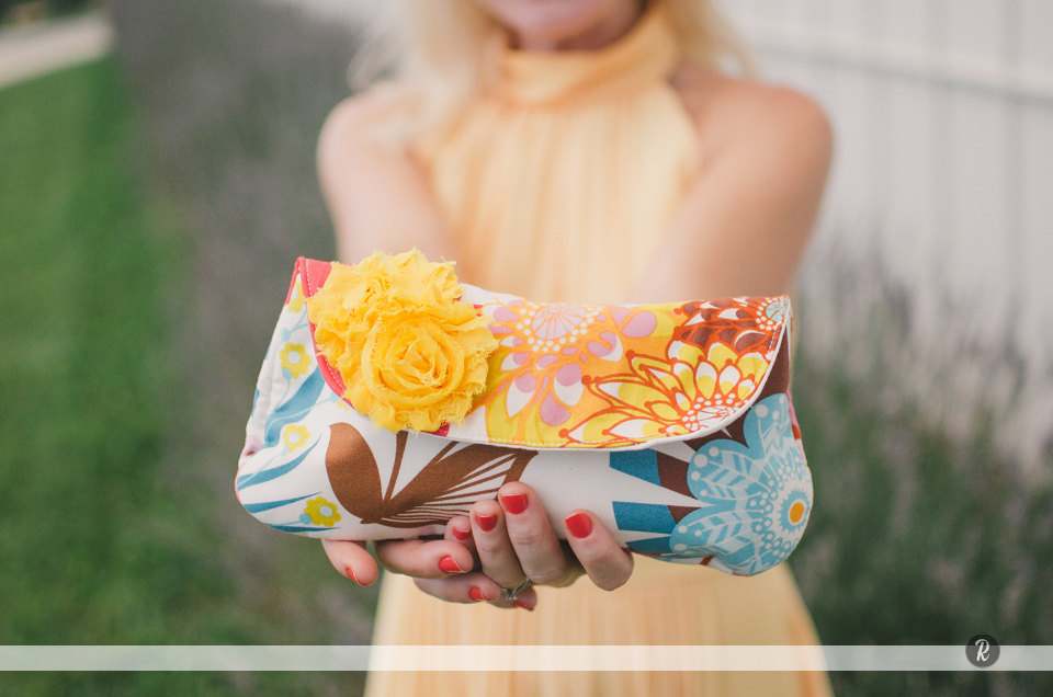 floral clutch purse | 7 Spring Wedding Clutches Your Girls Will Love via emmalinebride.com