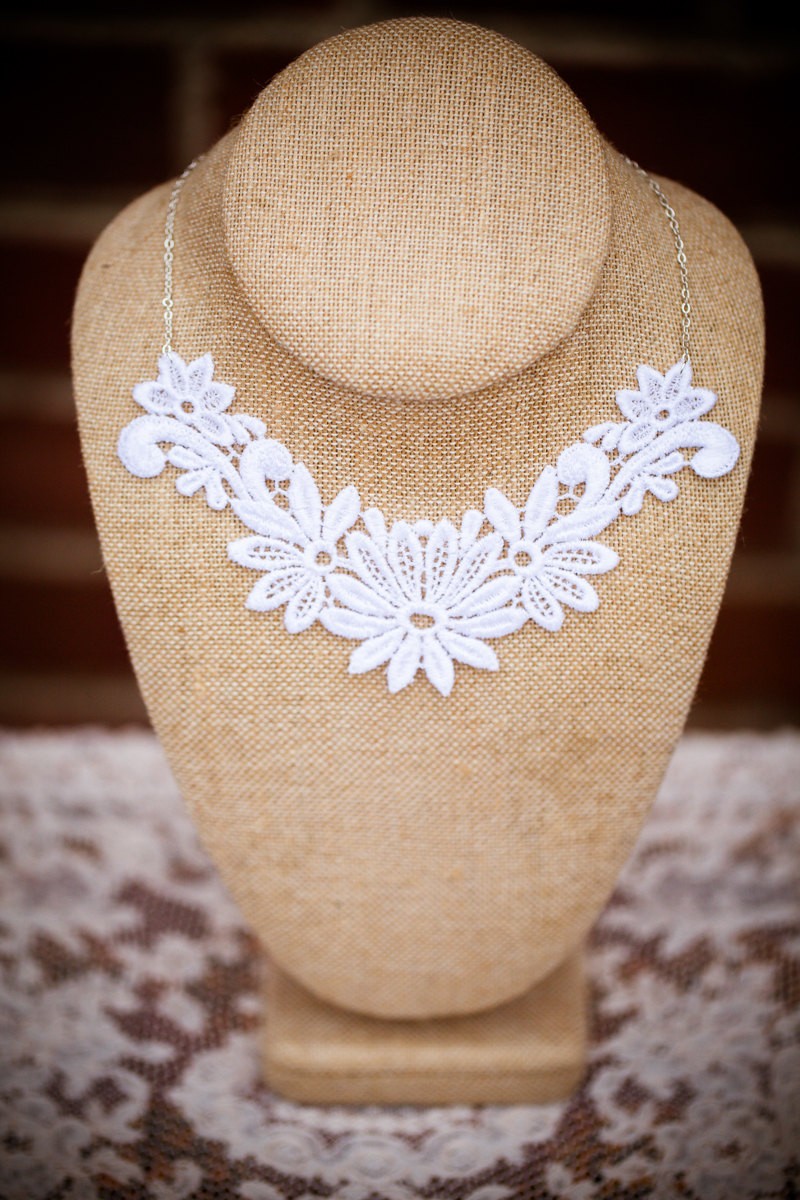 floral lace wedding necklace | https://emmalinebride.com/vintage/floral-lace-wedding/