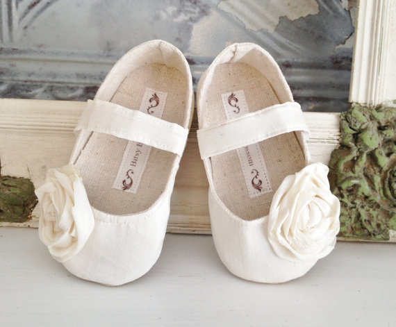 flower girl shoes with rosette by bitsy blossom | via 5 New Handmade Wedding Finds - Emmaline Bride https://emmalinebride.com/marketplace/