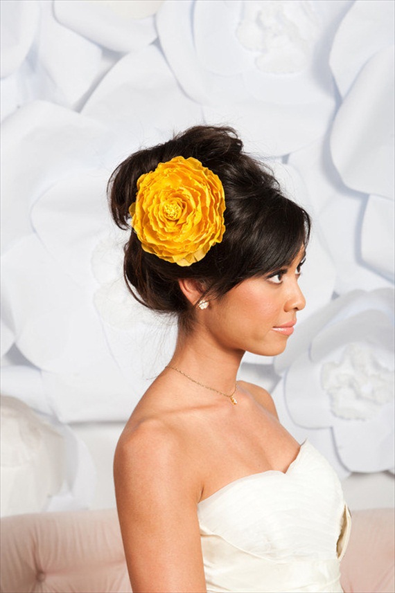 How to Rock a No Veil Wedding Look (via EmmalineBride.com) - Flower Fascinator by Tessa Kim, photo by Candice Benjamin