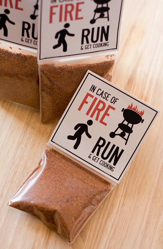 5 Foodie Wedding Favors: #3 BBQ Spice Rubs for Dip (by Dell Cove Spices via EmmalineBride.com) #favors #handmade #wedding #foodie
