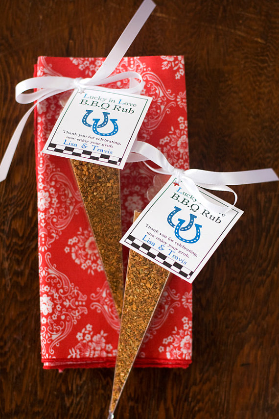 5 Foodie Wedding Favors: #2 BBQ Spice Rubs (by Dell Cove Spices via EmmalineBride.com) #favors #handmade #wedding #foodie