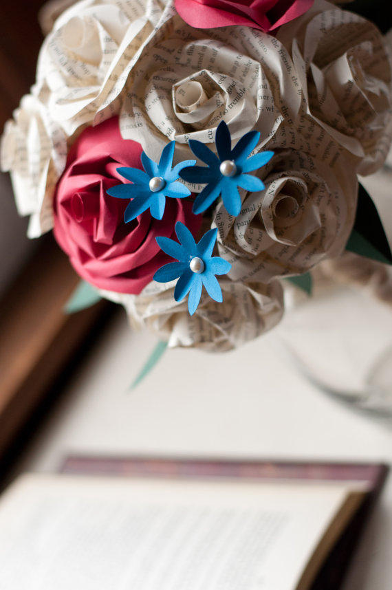 forget me not paper flowers via 7 Paper Flower Bouquets to Pick for Weddings