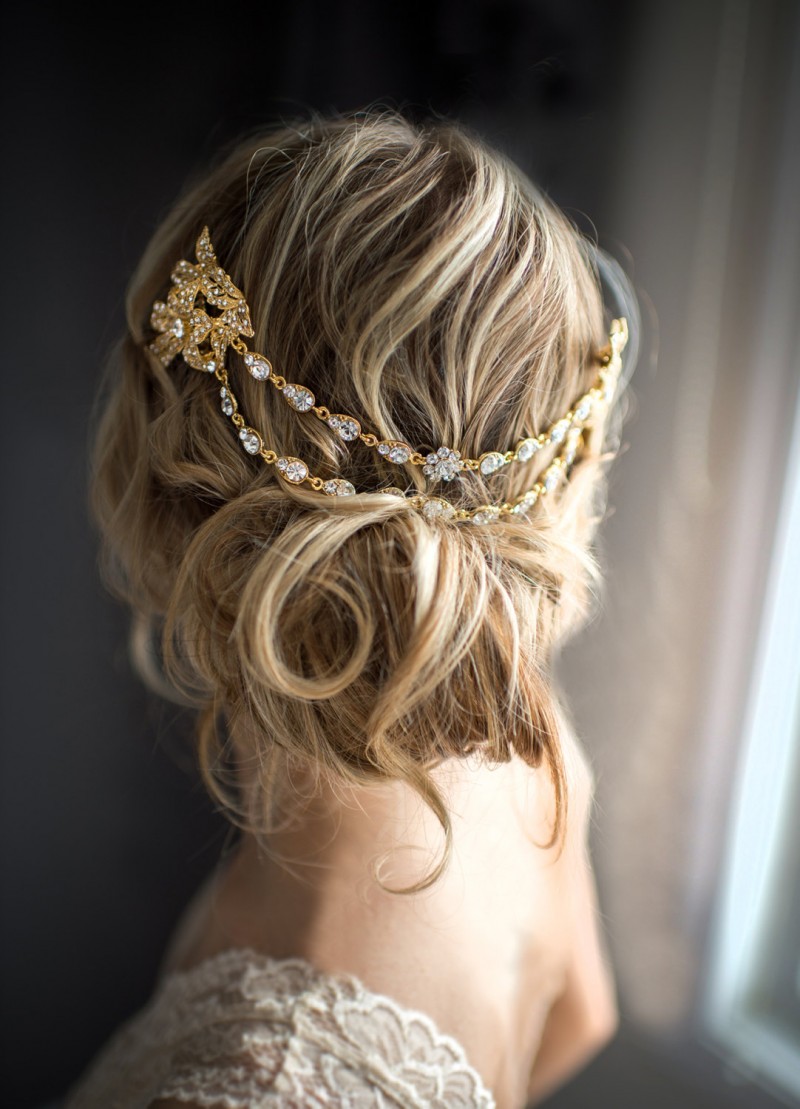 gold bridal hair chain | bridal hair chain | via https://emmalinebride.com/bride/bridal-hair-chain/