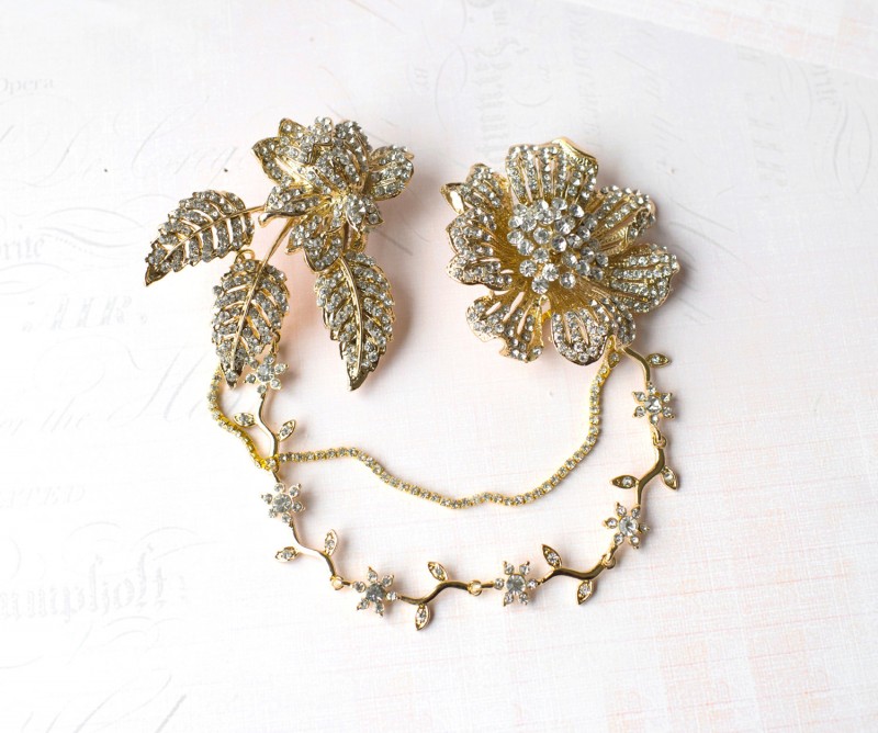 gold hair chains | bridal hair chain | via https://emmalinebride.com/bride/bridal-hair-chain/