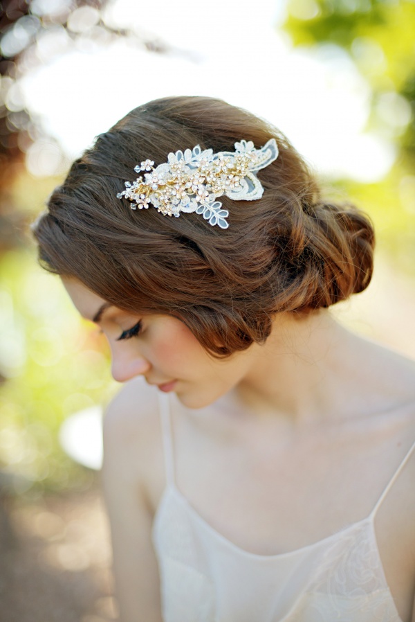gorgeous hair clip for bridal veil alternative | 8 Alternative Wedding Veil Ideas from Tessa Kim