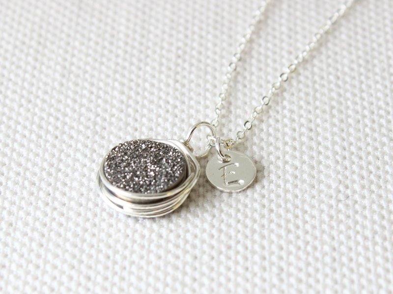 druzy necklace etsy find - from Davie and Chiyo - via https://emmalinebride.com/bridesmaids/druzy-earrings-etsy/