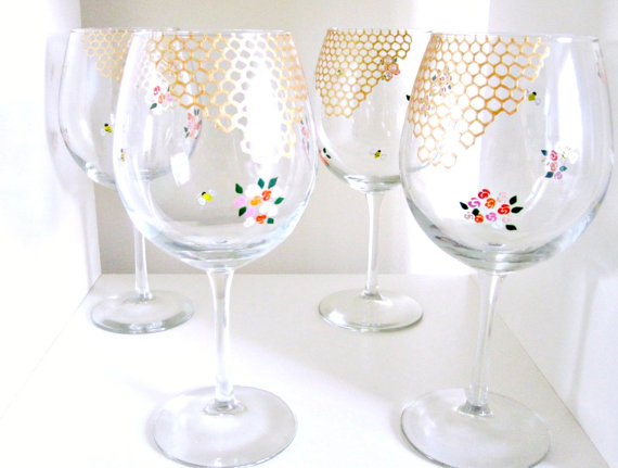 honeycomb floral wedding wine glasses - Top 8 Wedding Day Gifts for the Bride