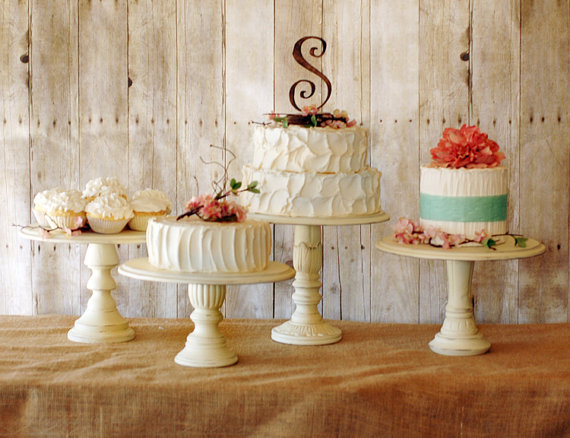How to Display Multiple Wedding Cakes