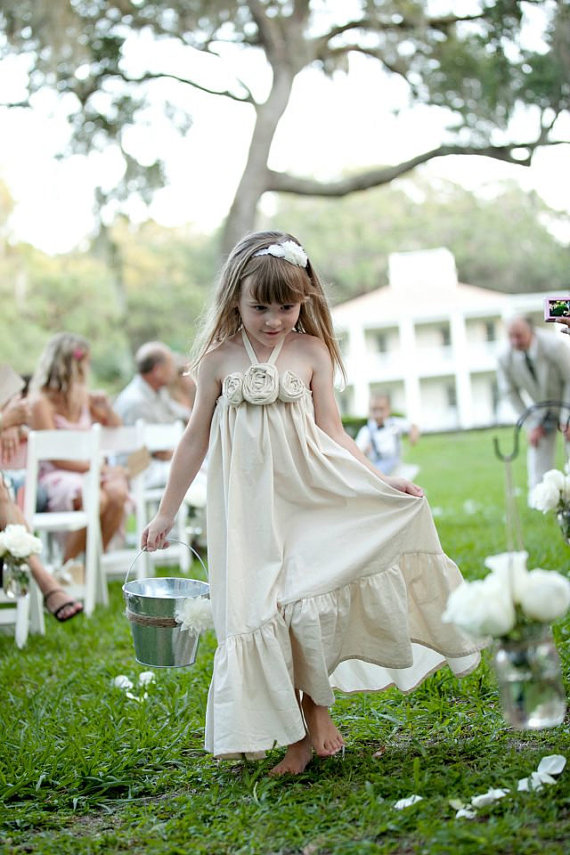 Cute cotton flower girl dresses in ivory | Olive & Fern | photo: Kali Norton Photography | via https://emmalinebride.com/flower-girl/cotton-flower-girl-dresses-ivory/