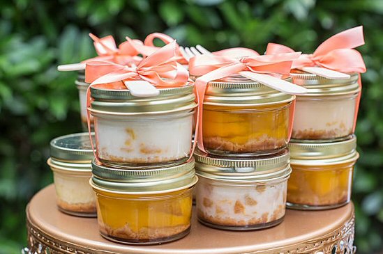 little pies in jars by customlovegifts | via favor ideas weddings https://emmalinebride.com/favors/favor-ideas-weddings/