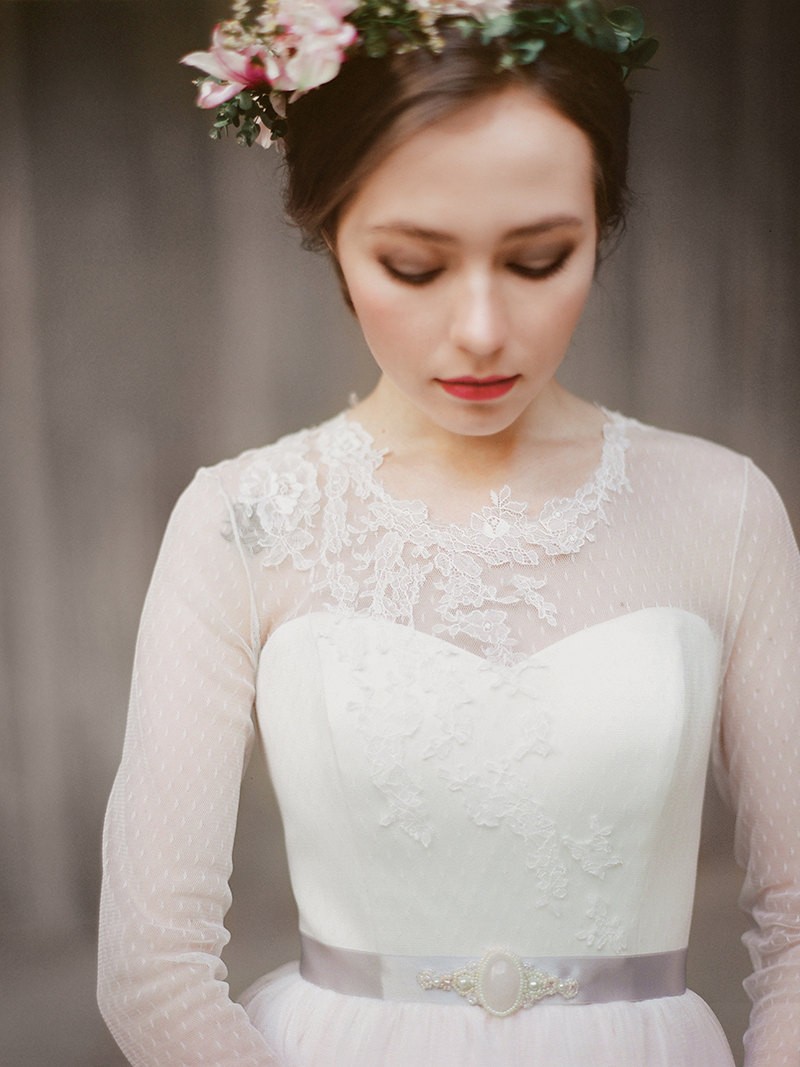 Long Sleeve Dresses Winter Weddings (by Milamira Bridal, Photo: Ksenia Milushkina) | https://emmalinebride.com/bride/dresses-winter-weddings/
