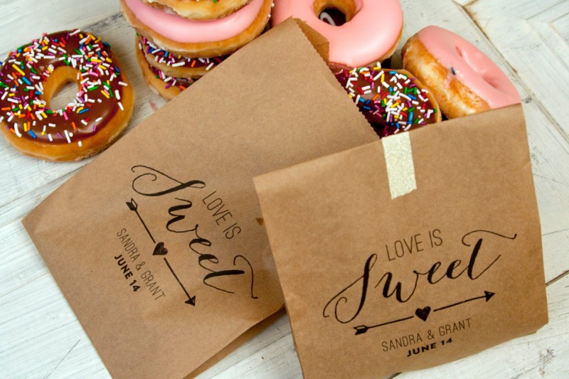 Love Is Sweet Kraft Paper Favor Bags by Mavora