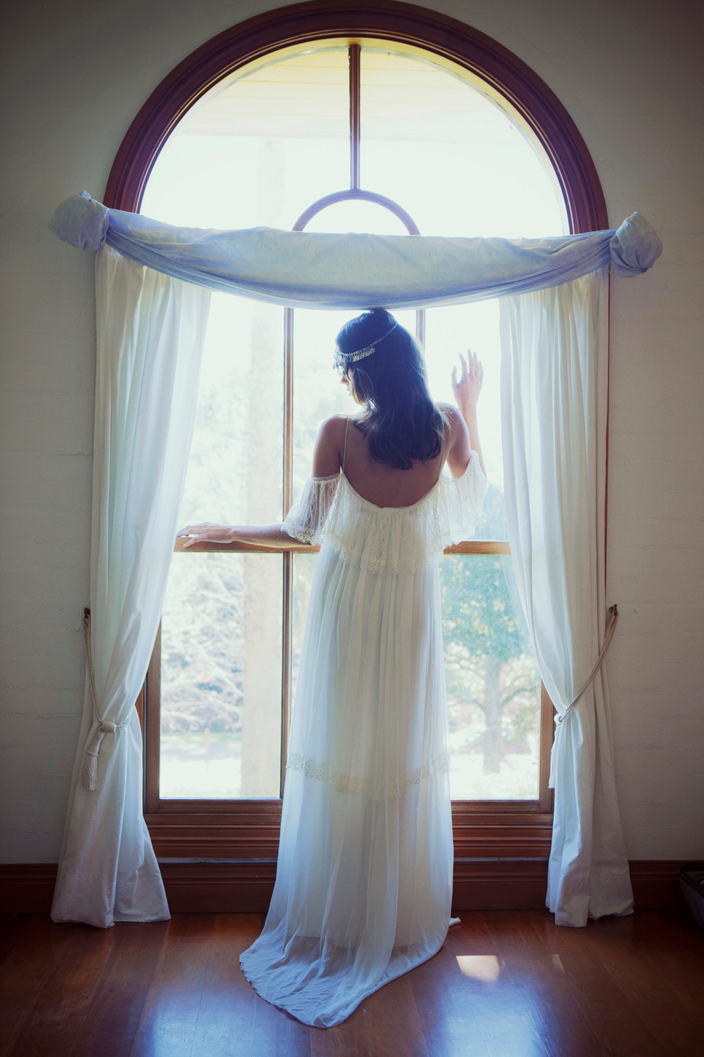 Low Back Wedding Dresses: 8 Stunning Styles (+ Lingerie)