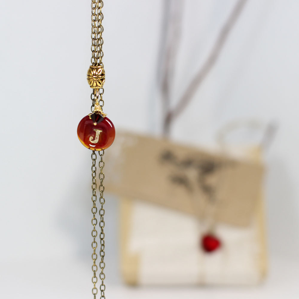 marsala pendant necklace by elise thomas designs | via https://emmalinebride.com/2015-giveaway/marsala-pendant-necklace/