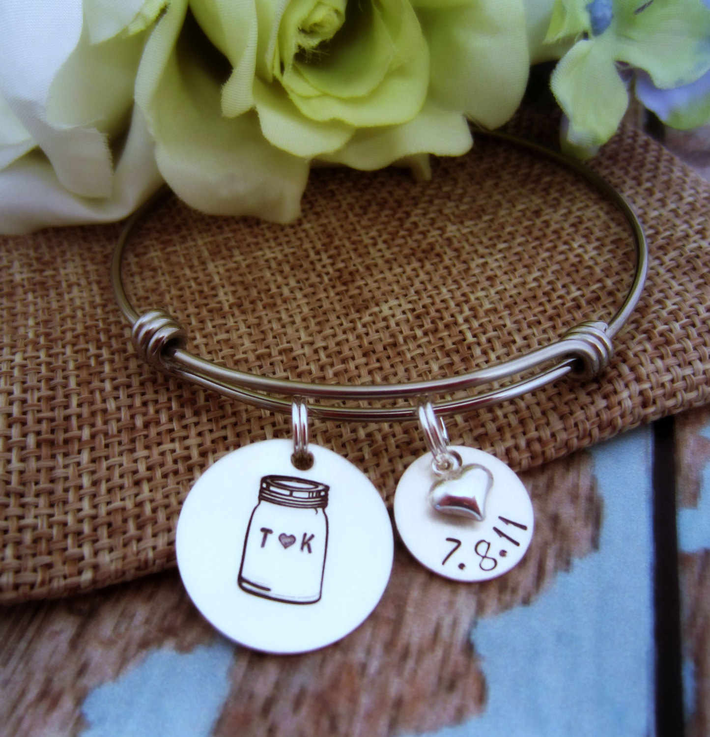 mason jar jewelry: bracelet with wedding date