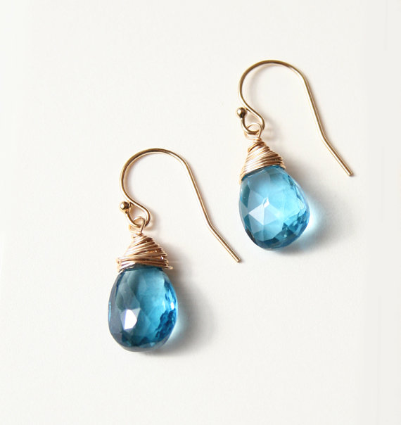 matching earrings | via 10 NEW Something Blue Ideas | https://emmalinebride.com/bride/new-something-blue/