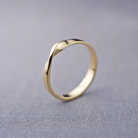 mobius ring | handmade wedding bands | https://emmalinebride.com/jewelry/handmade-wedding-bands/