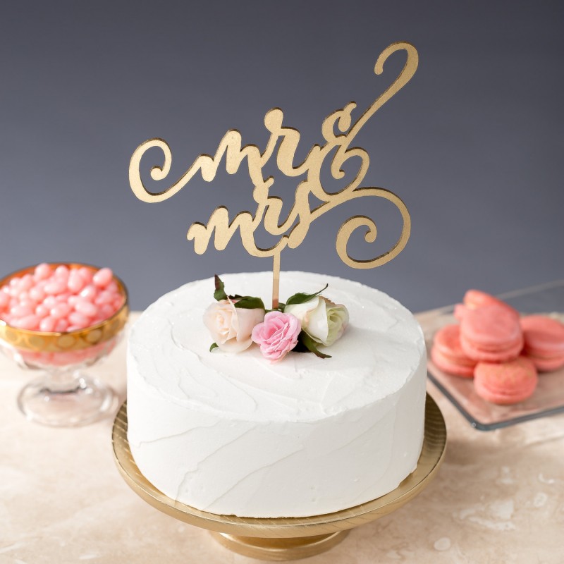 mr and mrs cake topper | statement cake toppers via https://emmalinebride.com/decor/statement-cake-toppers/