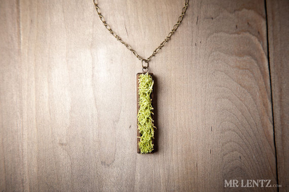 nature inspired jewelry - moss necklace