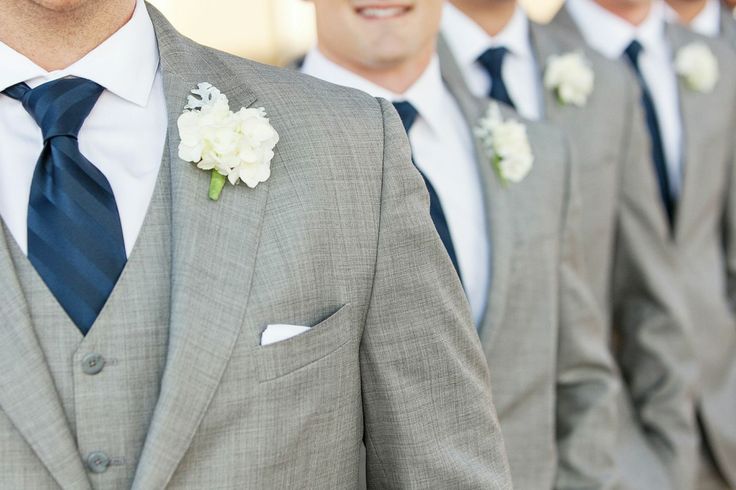 navy blue and white groomsmen | photo by hampton morrow photography | via https://emmalinebride.com/decor/navy-and-white-wedding-ideas/ | from 21 Navy and White Wedding Ideas