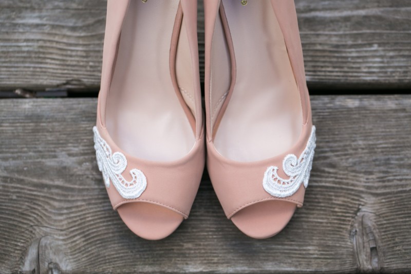 nude wedges | via 31 Best Handmade Wedding Shoes https://emmalinebride.com/bride/handmade-wedding-shoes/