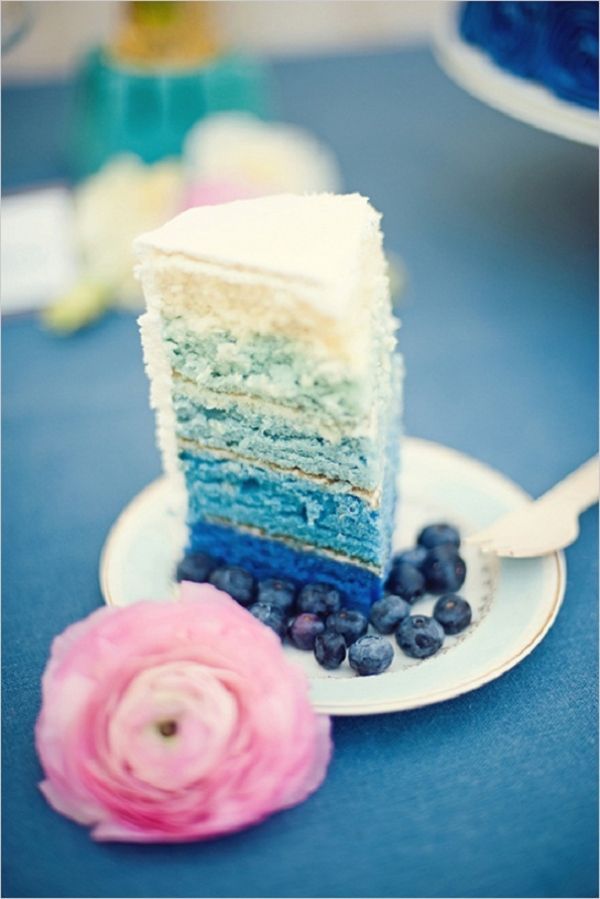 ombre wedding cake | via 30 Best Ombre Wedding Ideas