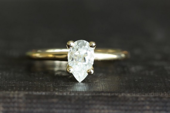 pear moissanite ring | via How To:  Buying Engagement Ring on Etsy / Online