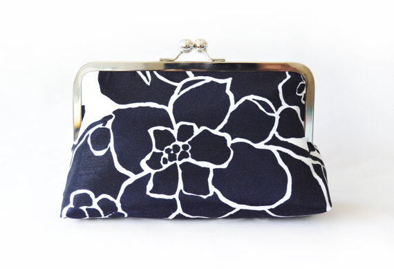 personalize clutch with outer pattern