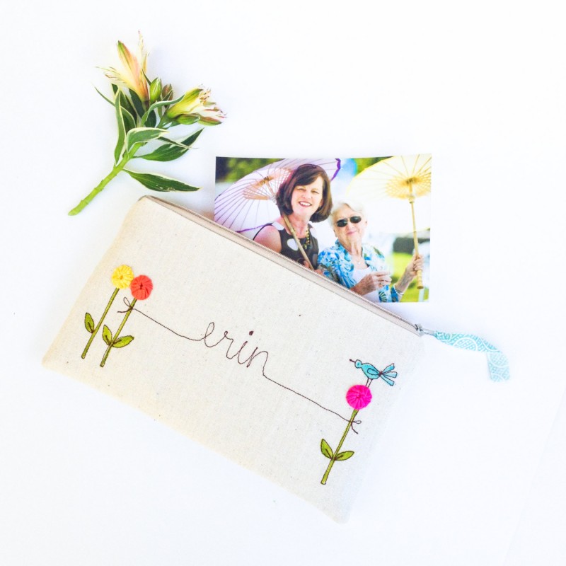 personalized bridesmaid clutch purse | bridesmaid gift ideas https://emmalinebride.com/gifts/bridesmaid-gift-ideas/