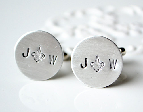 personalized initial cufflinks | Custom Cufflinks Groomsmen Gifts | via EmmalineBride.com