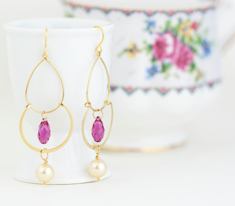 pink gold earrings with pearls | by jacaranda designs | https://emmalinebride.com/bride/pearl-earrings-bride/ | pearl earrings bride