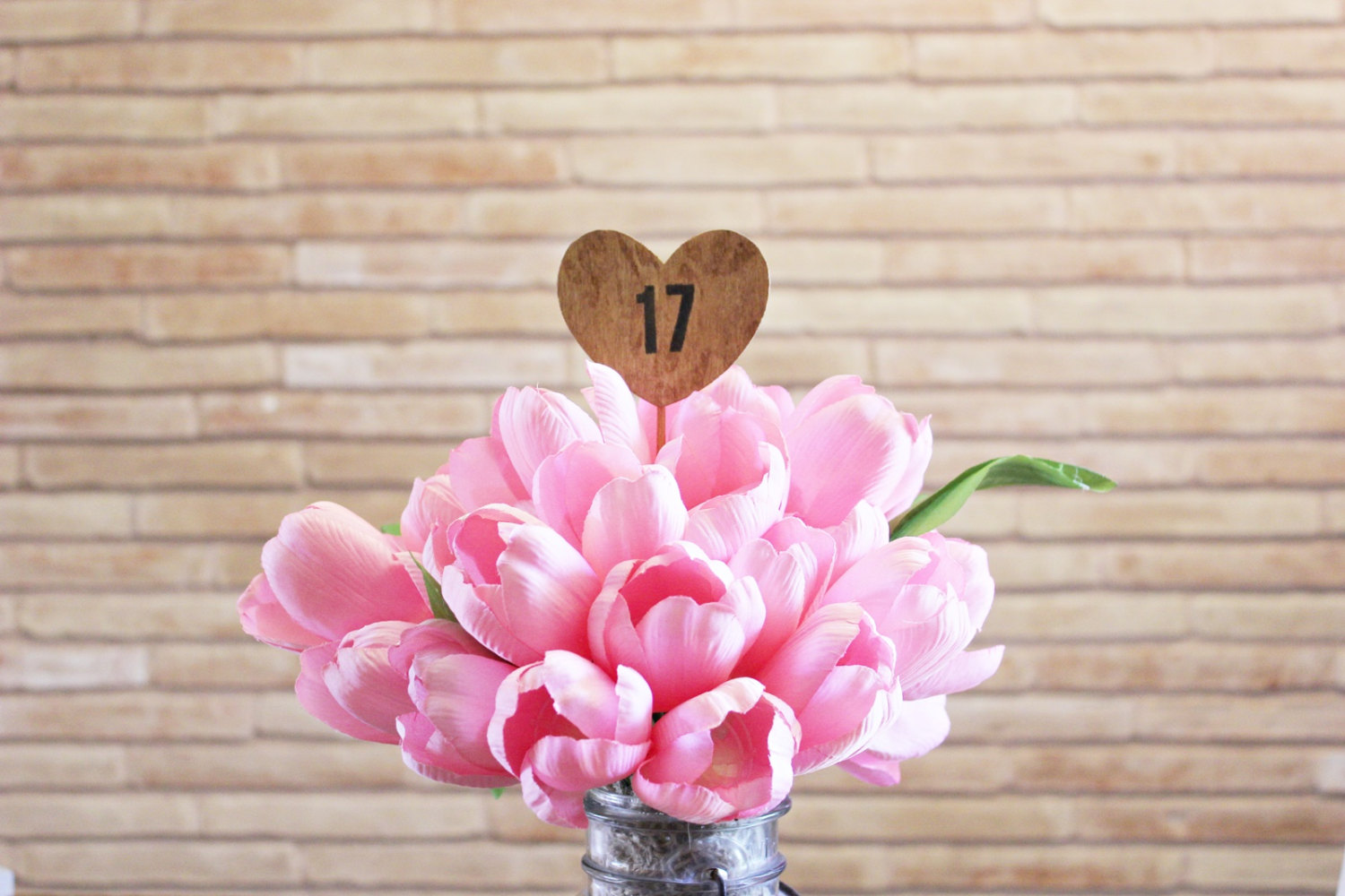 pink-tulips-heart-table-numbers