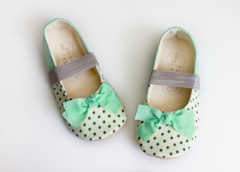 black and white and mint polka dot shoes | handmade flower girl shoes via https://emmalinebride.com/spring/handmade-flower-girl-shoes/