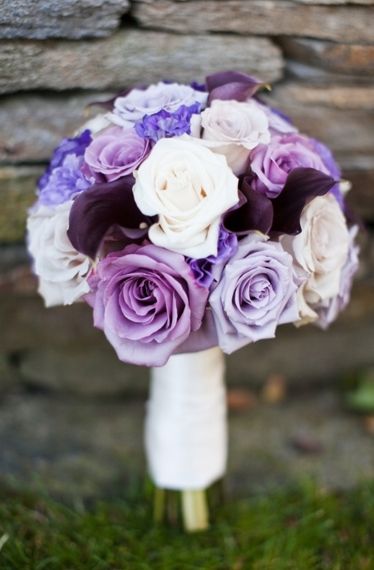 purple rose bouquet - photo: marissa rodriguez | rose bouquets weddings via https://emmalinebride.com/bouquets/rose-bouquets-weddings/