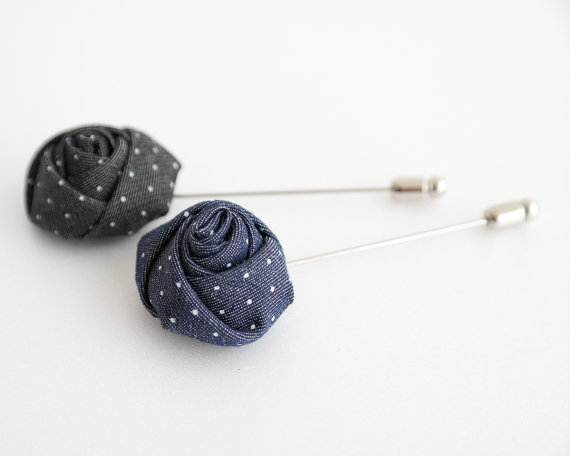 rose polka dot lapel pin flower | via polka dot wedding ideas https://emmalinebride.com/themes/polka-dot-wedding-ideas-handmade/