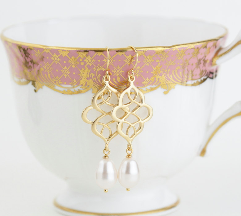 scroll gold and pearl earrings | by jacaranda designs | https://emmalinebride.com/bride/pearl-earrings-bride/ | pearl earrings bride