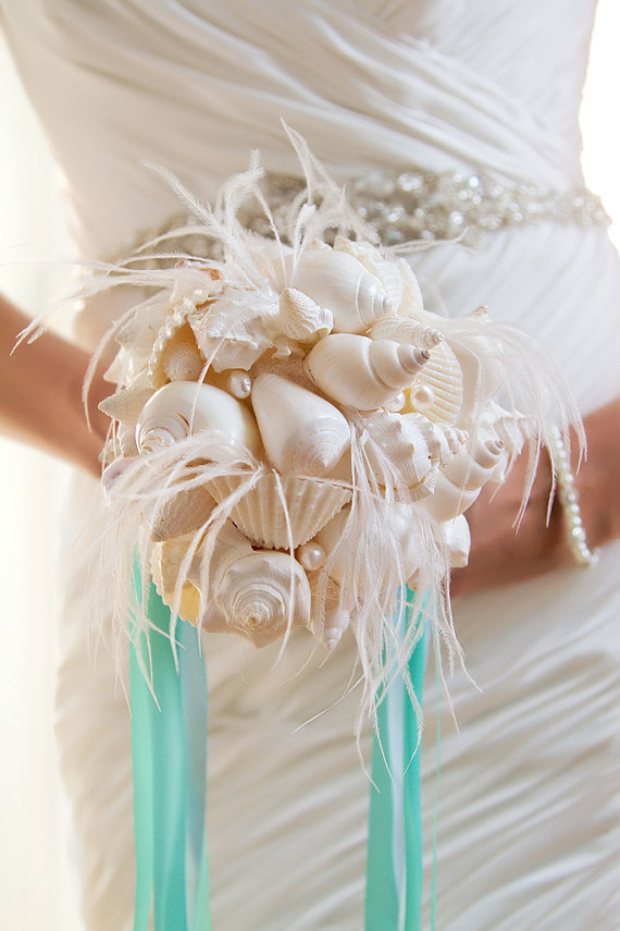feather fans for weddings - feather bouquet with seashells