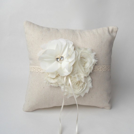 ivory ring pillow by paperflora | via Rustic Ring Pillows http://emmalinebride.com/ceremony/rustic-ring-pillows/