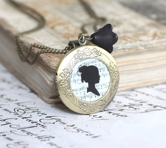 wedding necklace with silhouette