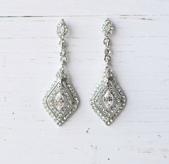 Silver diamond shape earrings | vintage bridal earrings | https://emmalinebride.com/bride/vintage-inspired-bridal-earrings