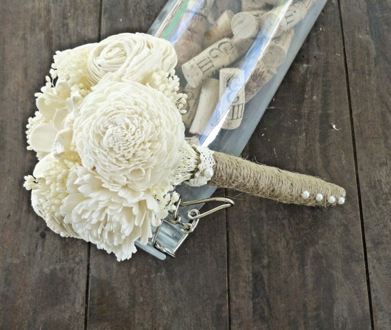 ivory toss bouquet (by Curious Crafts)